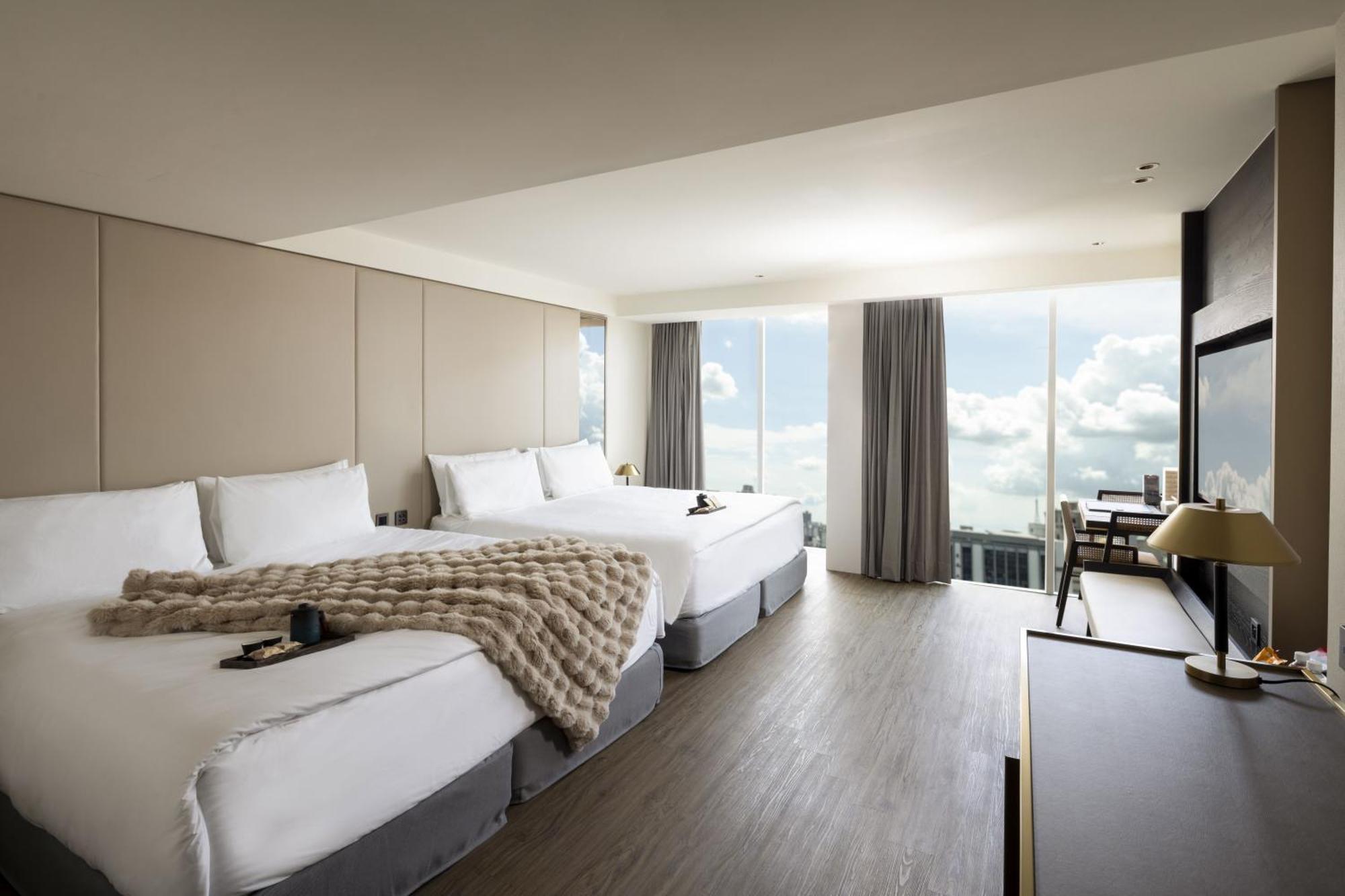 Hotel Voyage Kaohsiung By Cosmos Oasis Exterior foto